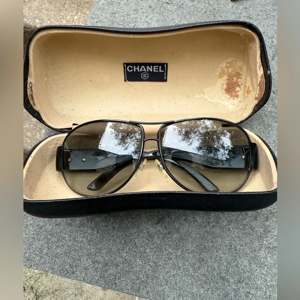 CHANEL Black Aviator Sunglasses and box - Picture 1 of 5